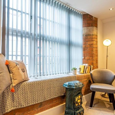 48 Cocoa Suites Йорк Екстер'єр фото